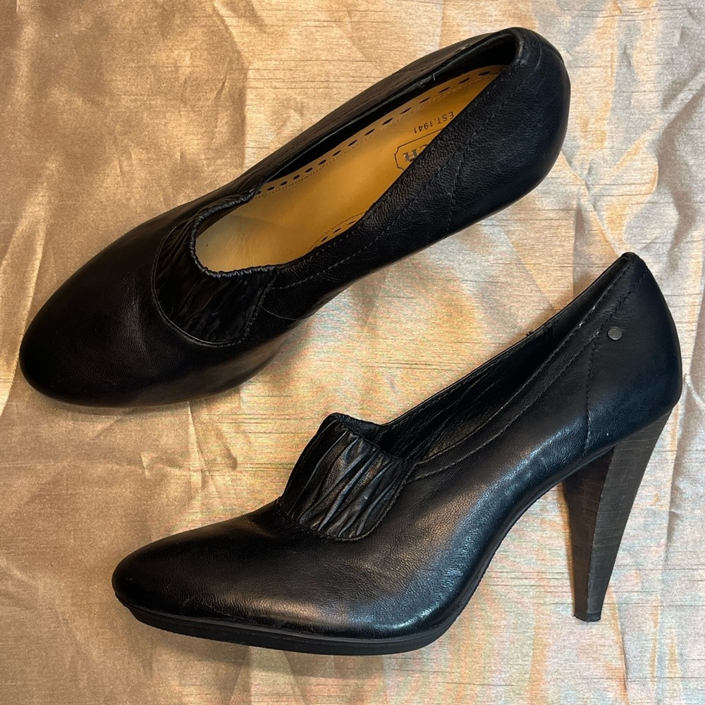 Coach heels brand new